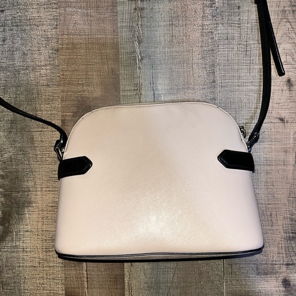 Kate Spade Purse in good condition - Picture 2 of 5